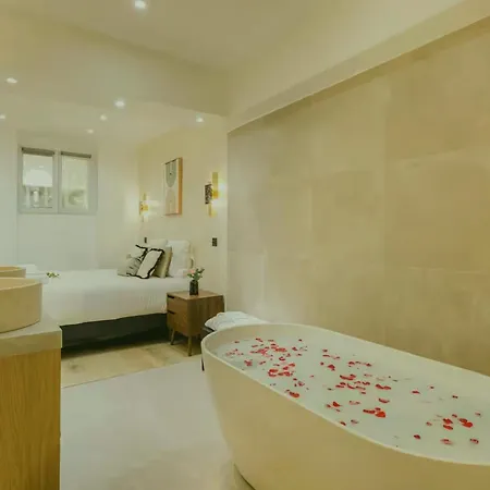 4 Bedrooms Nurnberg Апартаменты Нюрнберг